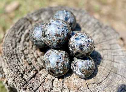 ✨ Yooperlite Sphere | Fluorescent Crystal • Throat Chakra • Truth & Transformation | 100% Natural