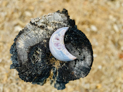 Agate Moon with Amethyst