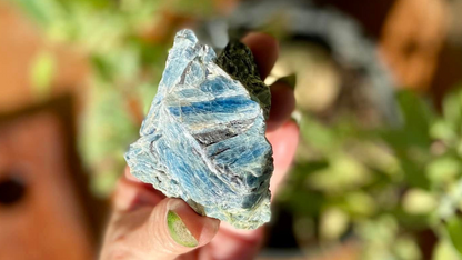 Paraiba Kyanite UV Reactive